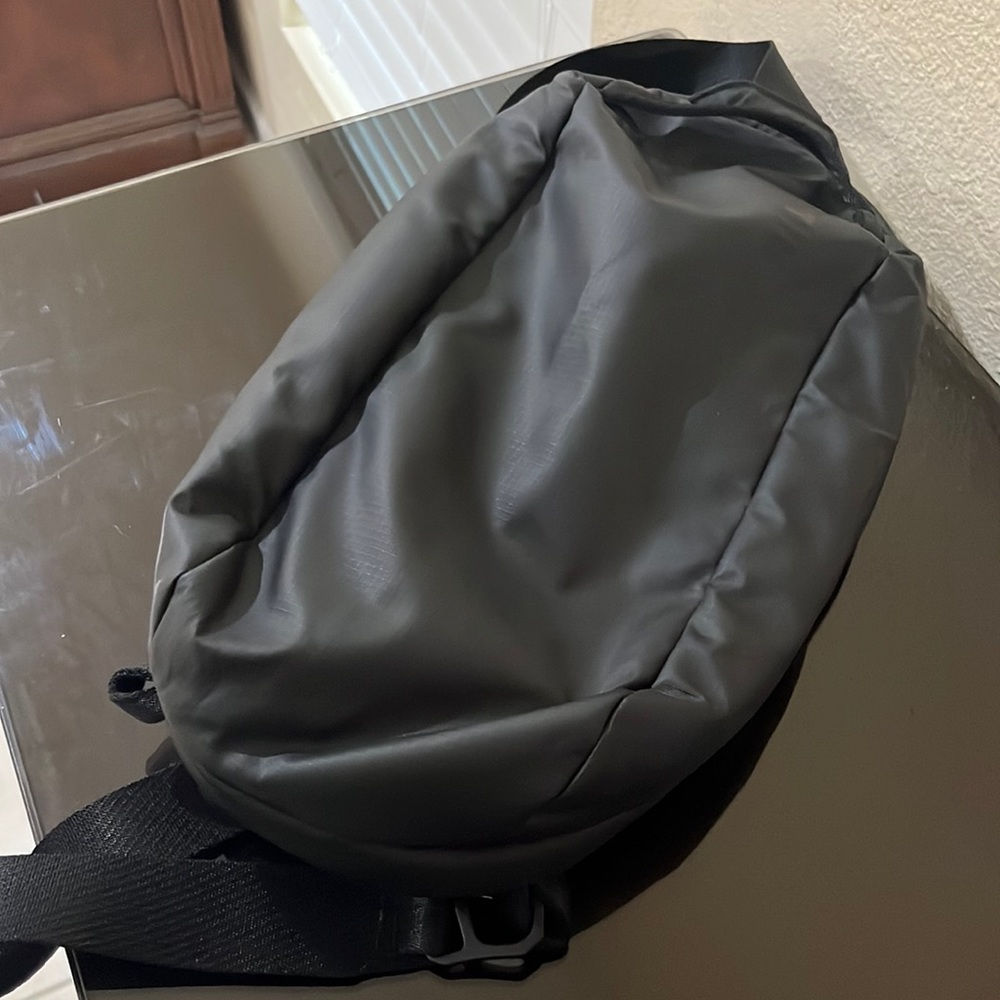 Thule sling backpack